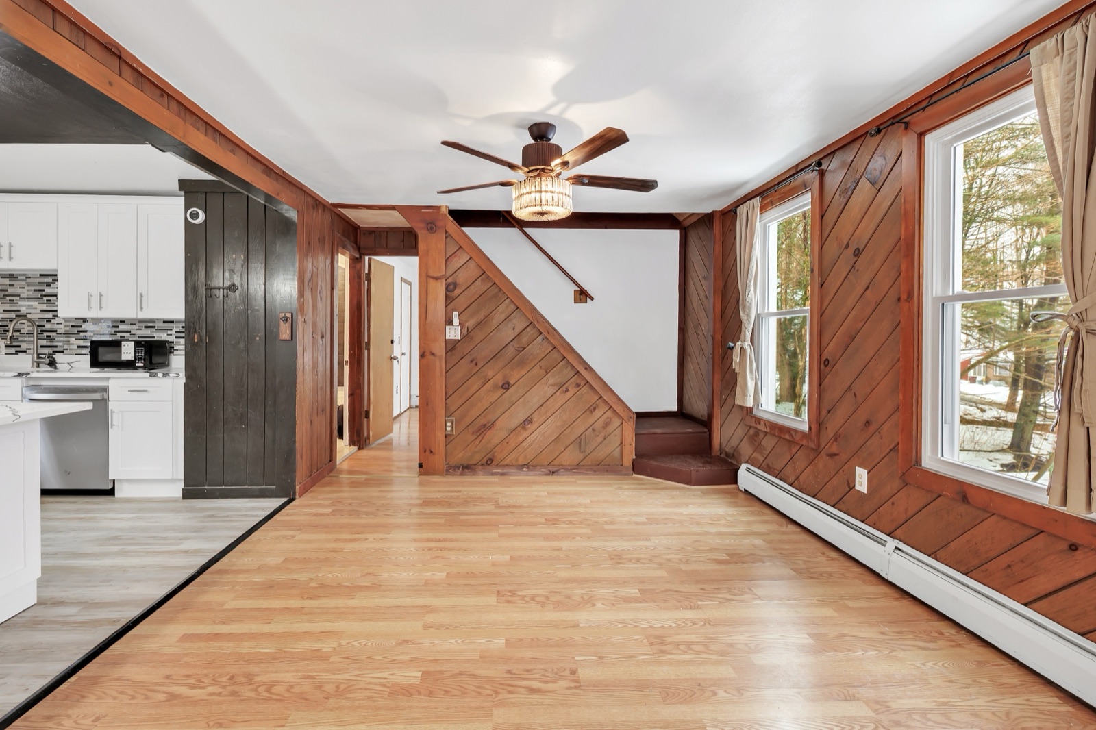 Empty Naugatuck CT dining area before virtual staging