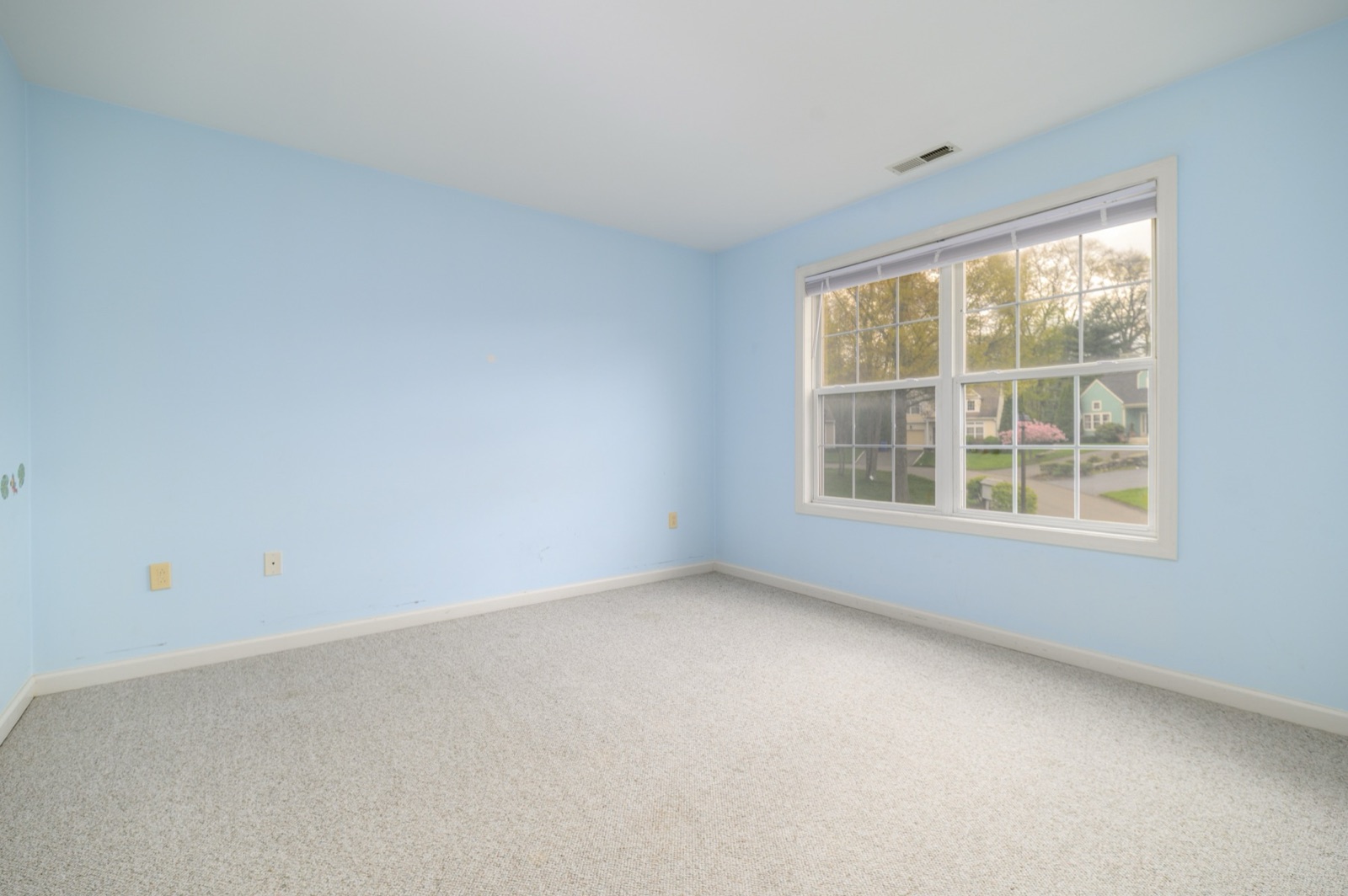 Empty Norwalk CT guest bedroom before virtual staging