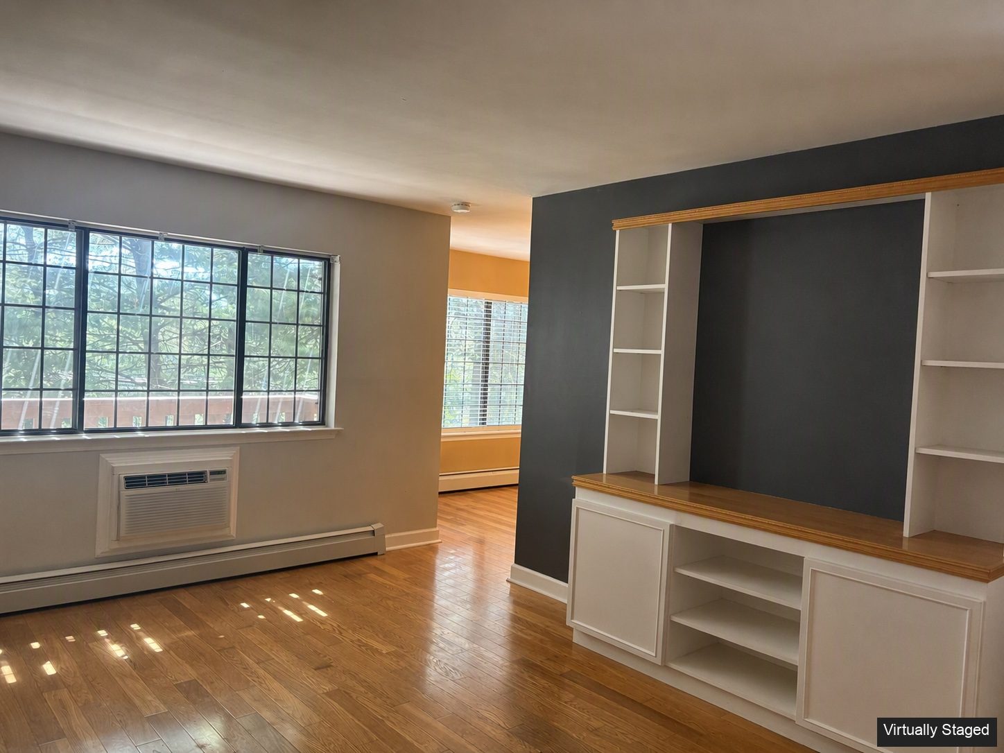 Stratford CT living room before virtual staging